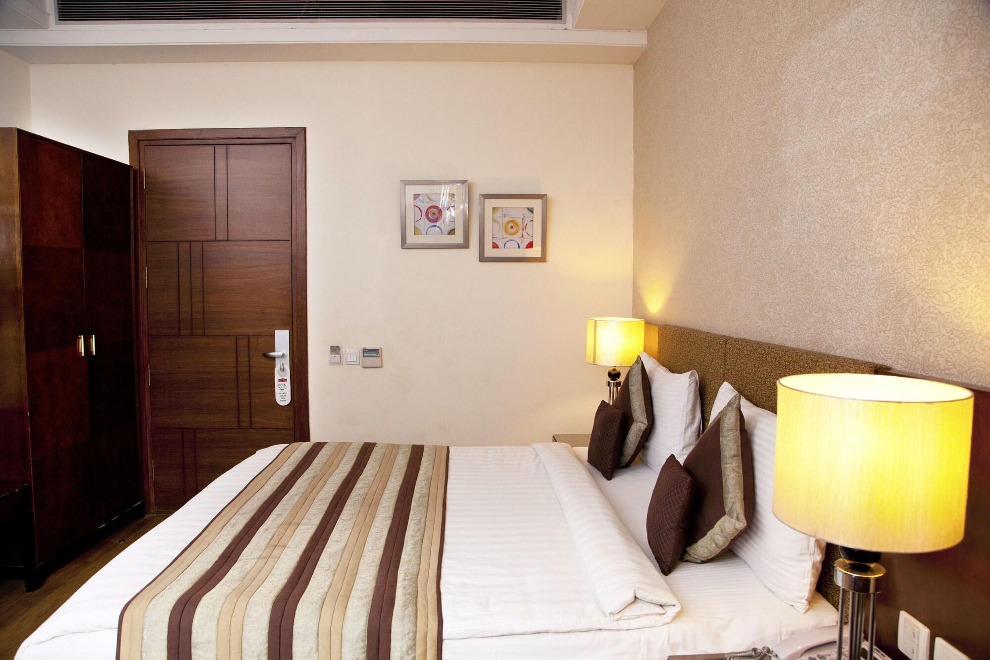 Alpina Hotels & Suites Нью-Делі Екстер'єр фото